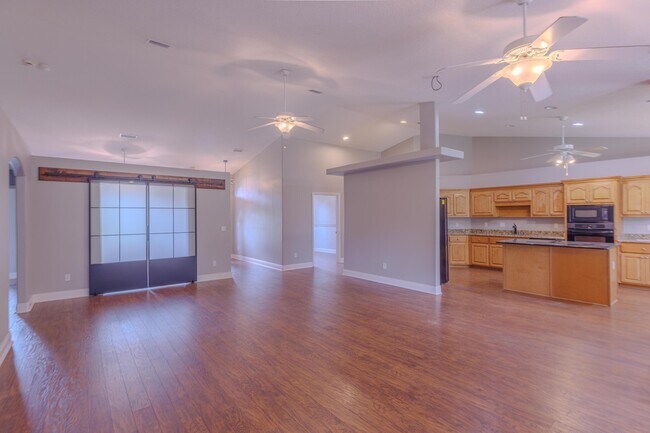 Building Photo - 7303 Frankfort St