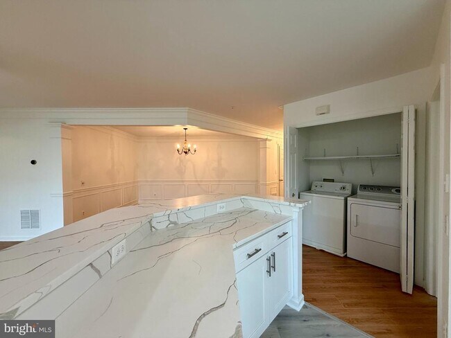 Building Photo - 12481 Hayes Ct