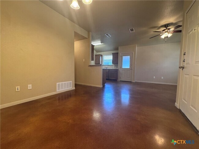 Building Photo - 1523 Aztec Trce