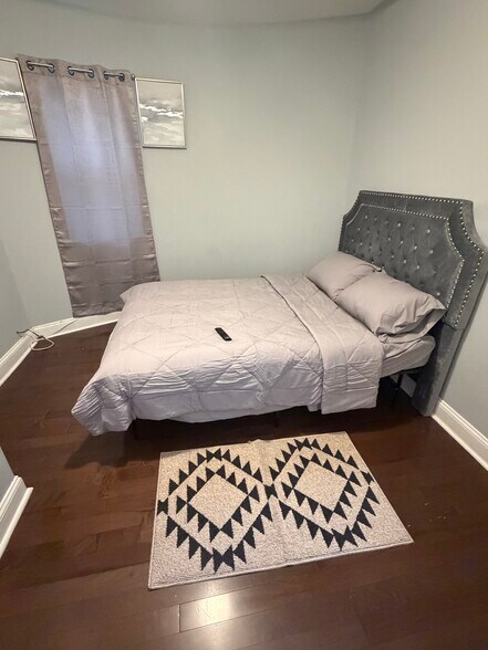 Building Photo - 236 E 25th St