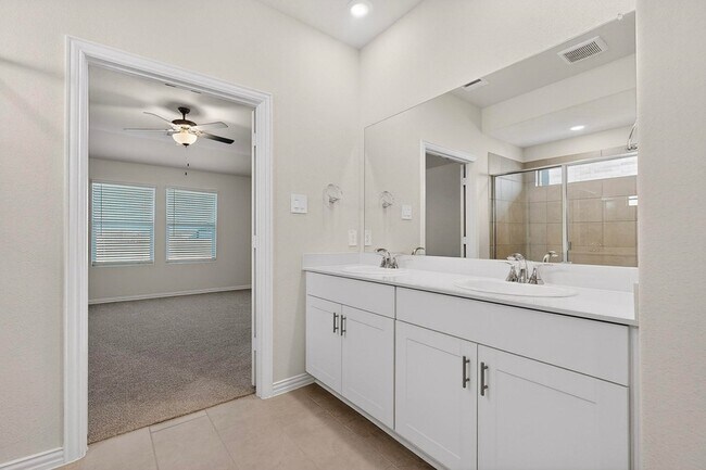 Building Photo - 504 Tidal Dr