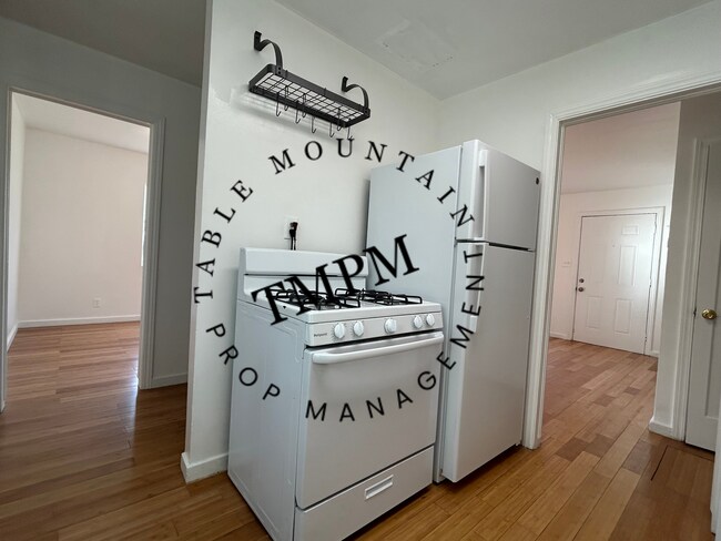 Building Photo - 1295 Floral Ave