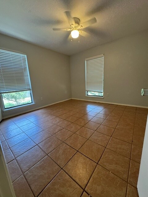 Building Photo - 239 Craddock Ave