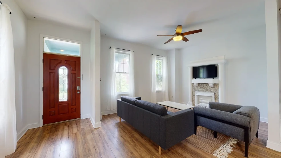 Living room - 439 Park Rd NW