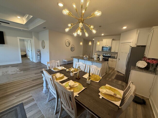 Building Photo - Pensacola - Kaheeley Ridge - 4 bedroom, 3 bathroom