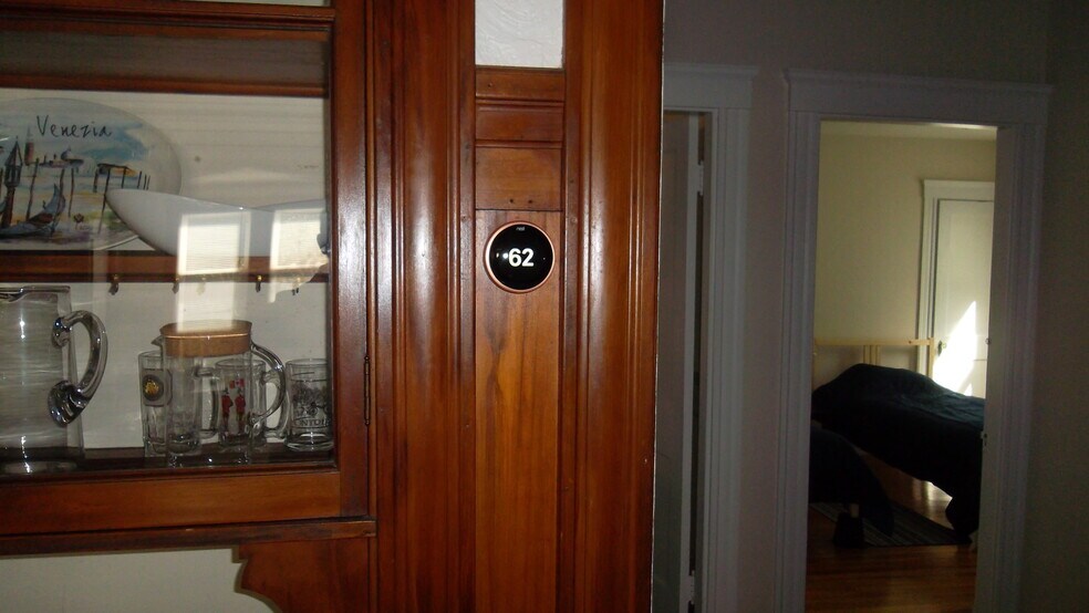 Thermostat - 33 Greycliff Rd