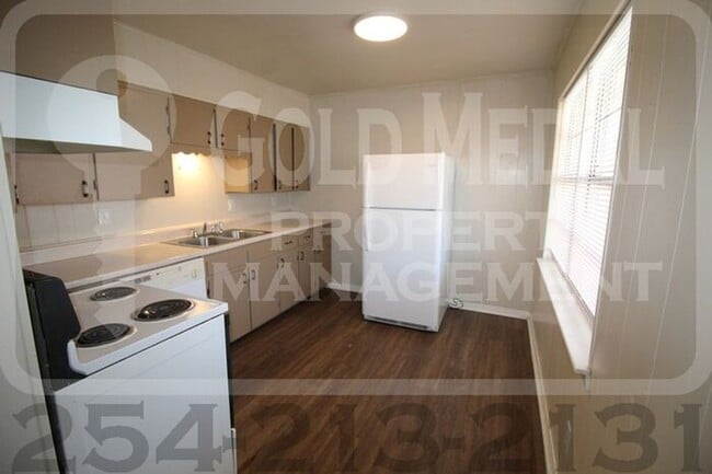 Building Photo - 609 Sunset Ln