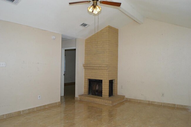 Building Photo - 13115 Pebblewalk Cir S
