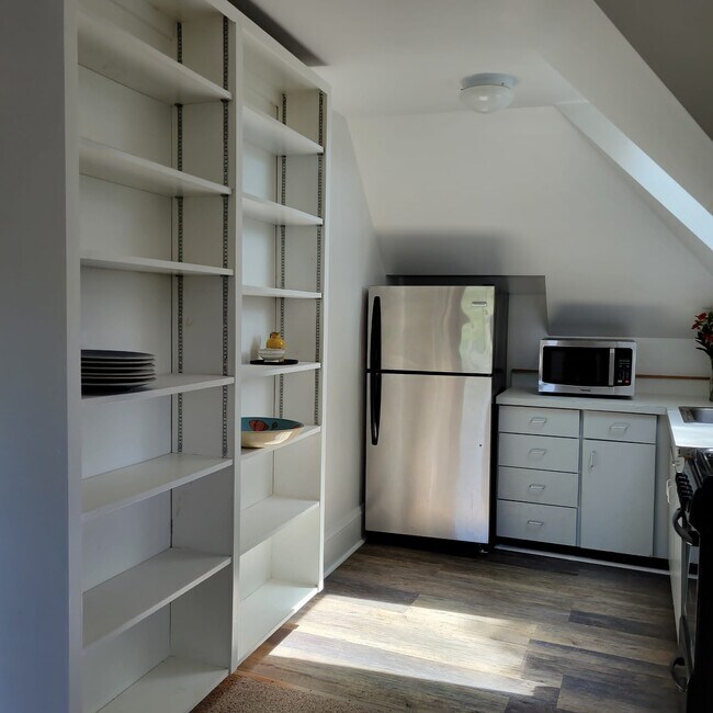 kitchen shelves - 30 A Bowdoin St