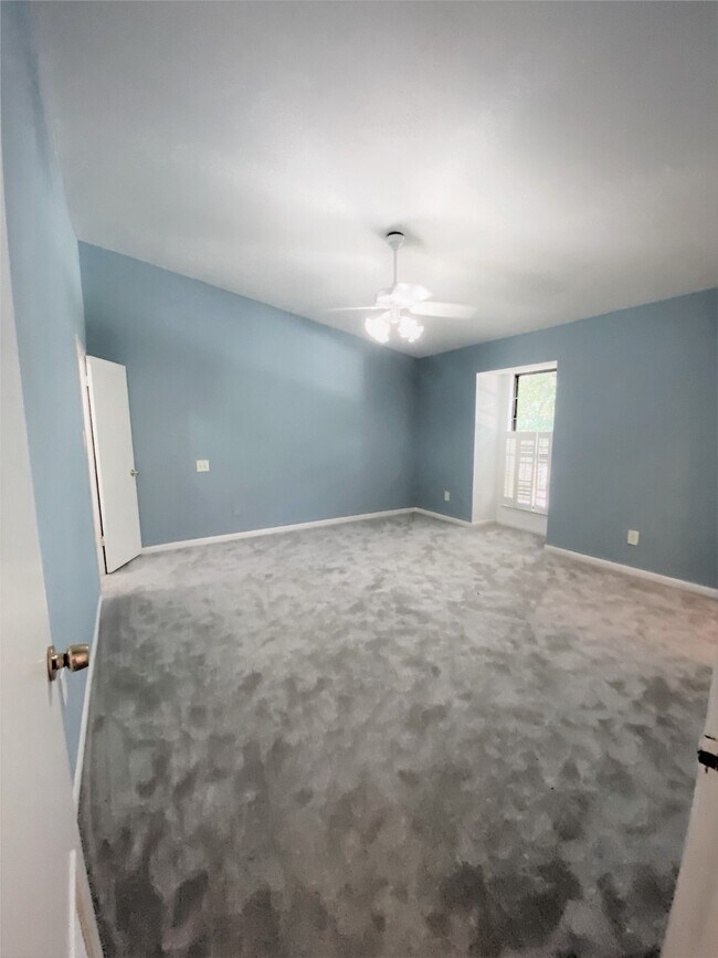 Building Photo - 5711 Sugar Hill Dr