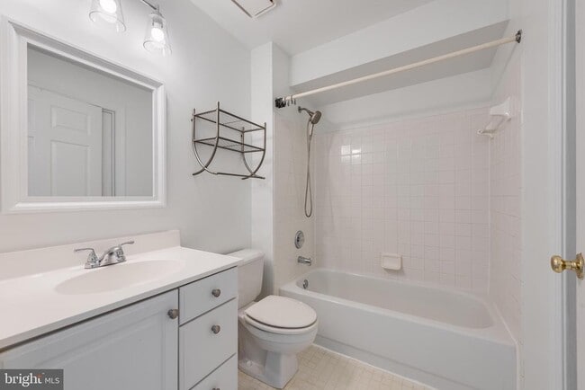 Building Photo - 8301 Bluebird Way