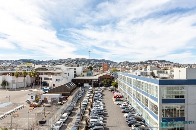 Building Photo - Mission District: Top Floor Loft w/ Roof Deck, Parking & W/D in unit