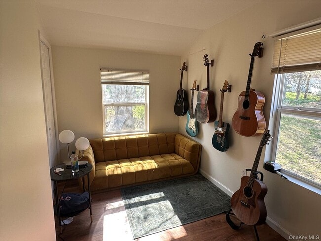 Building Photo - 11 Upper Hillman Rd