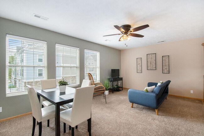 Building Photo - Clean Northwest 2 bed 2 Bath 2 Car Garage ...