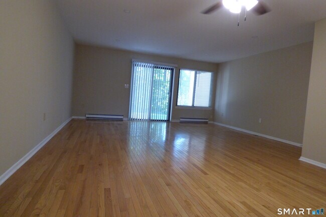 Building Photo - 35 Mountain Laurel Ct