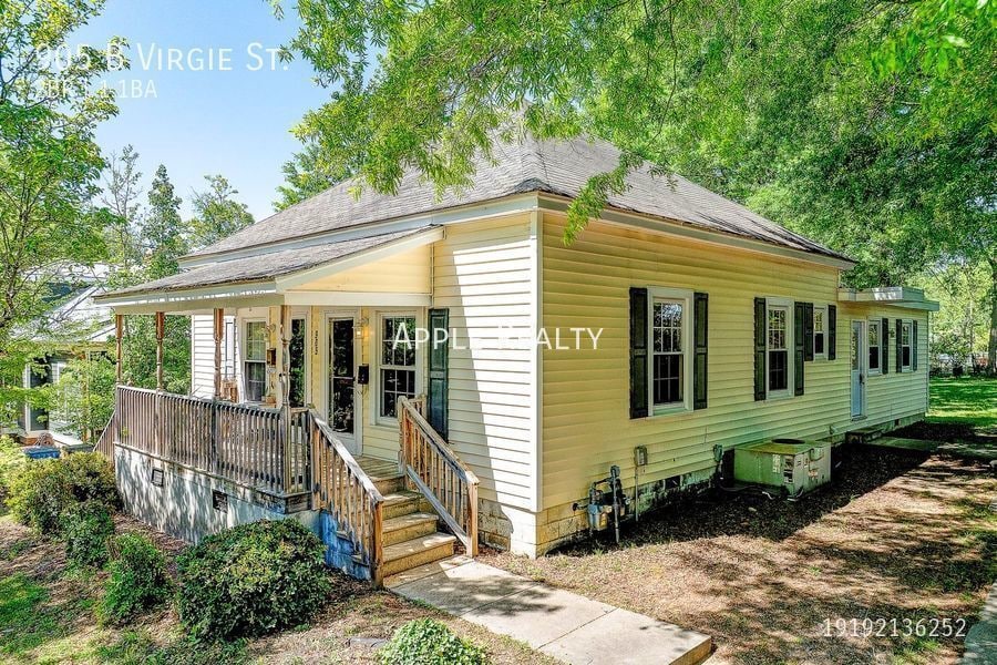 Building Photo - 905 Virgie St
