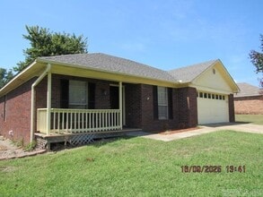 Building Photo - 2345 Remington Rd