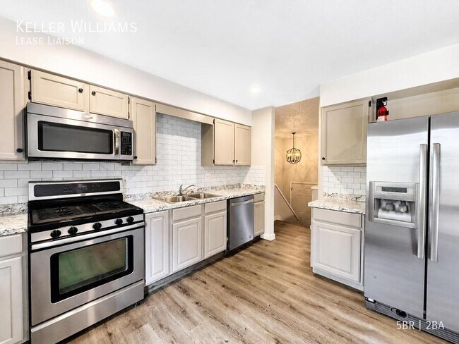 Building Photo - 1105 Mt View Ln
