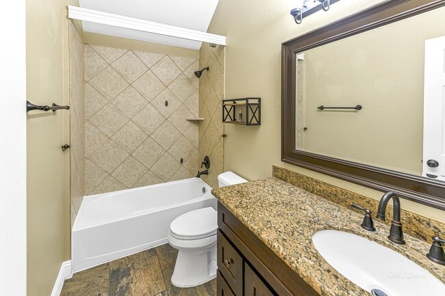 Building Photo - 18318 W Williams Bend Dr