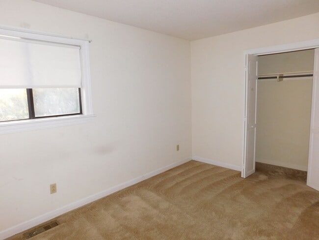 Building Photo - 1505 College Way