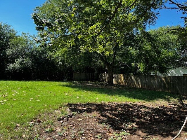 Building Photo - 8593 Victoria