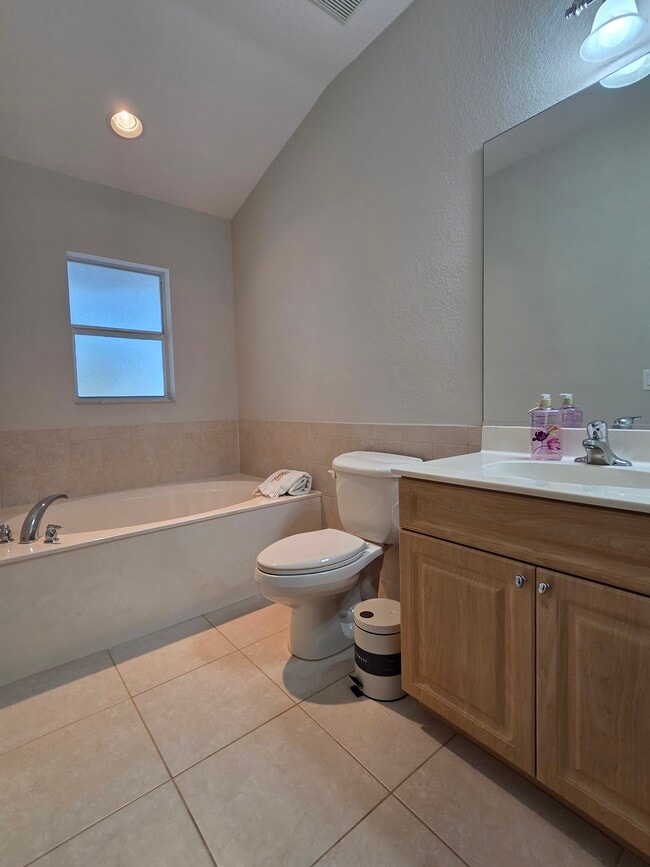 Building Photo - 1769 Manasota Beach Rd