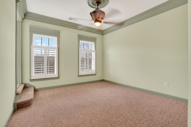 Building Photo - 43286 Canal Creek Pl