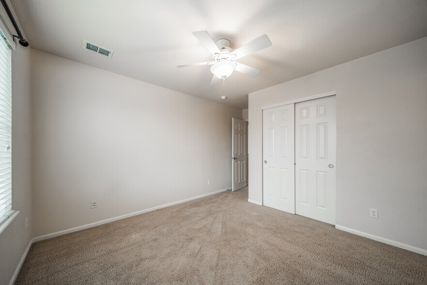 Building Photo - 11598 S Maiden Hair Way