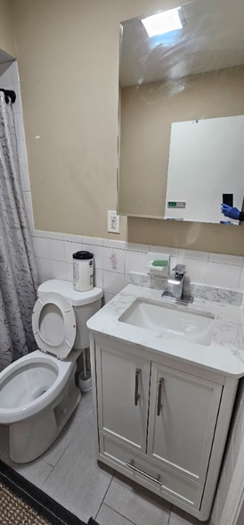 Building Photo - 312 Bond St