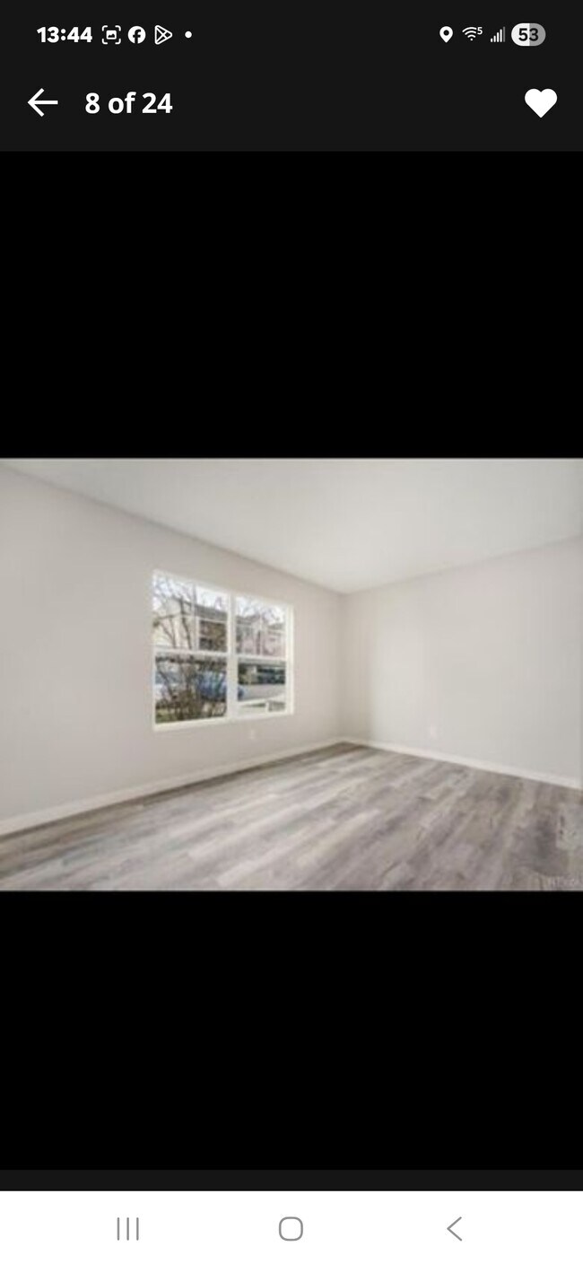 Building Photo - 12093 W Cross Dr