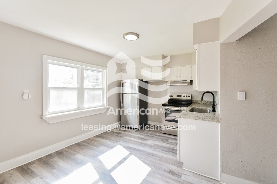 Building Photo - 3852 N 28th St