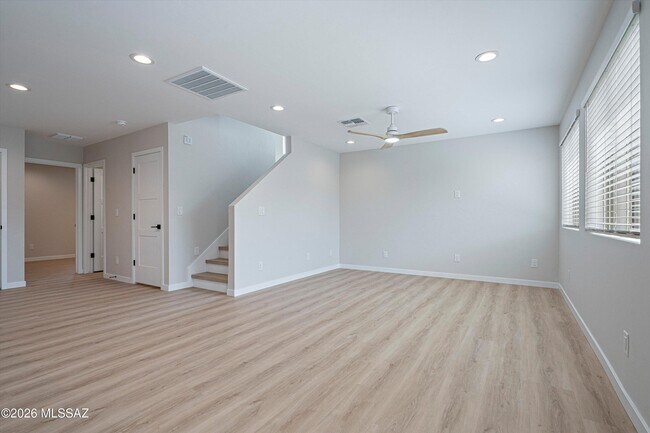 Building Photo - 739 N Queen Ave