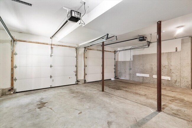 Building Photo - 19 Benjamin Ln