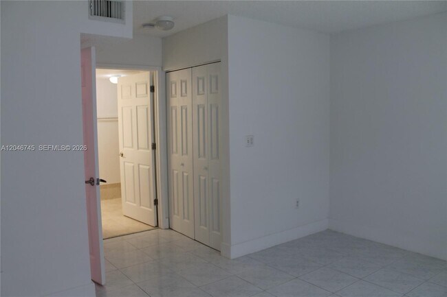 Building Photo - 1153 NW 125th Pl