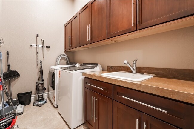Building Photo - 3080 American River Ln