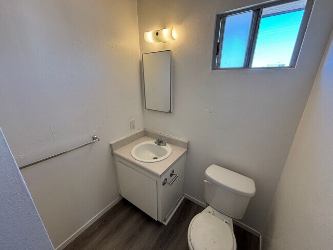 Building Photo - 147 Westminster Way