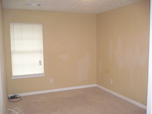 Building Photo - 3035 Fields Dr