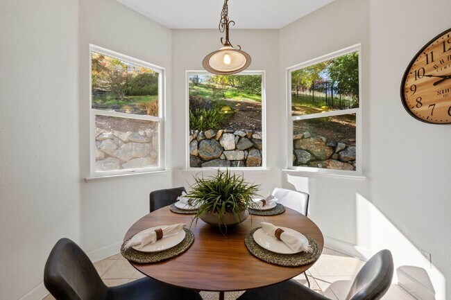 Building Photo - Beautiful home in Serrano. Must See!