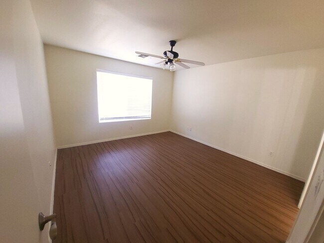 Building Photo - Spacious 3BR Phx Home for Rent!