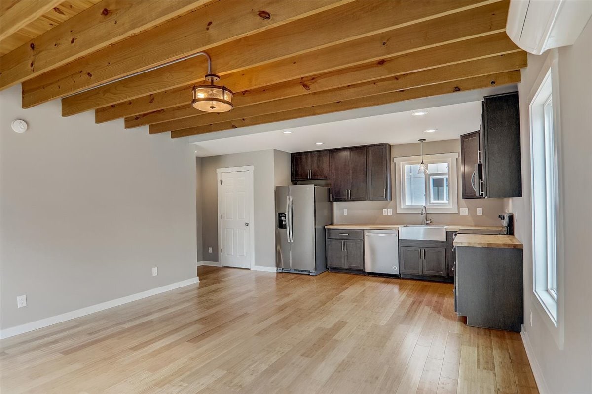 Kitchen/dining - 1 W Citra St