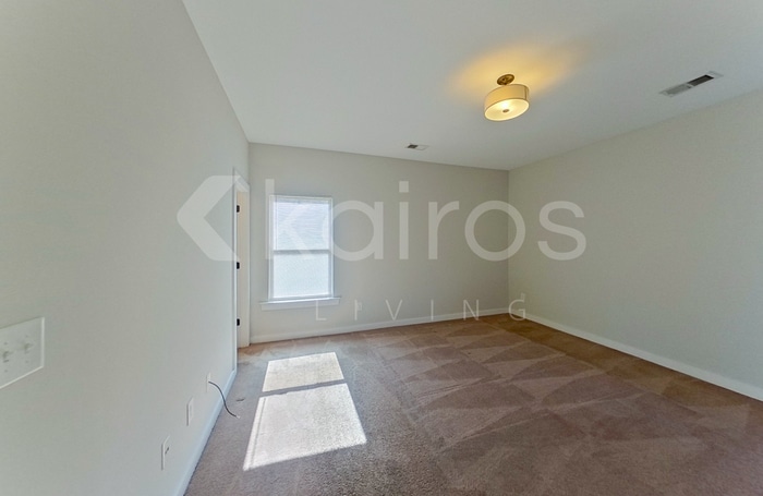 Building Photo - 464 White Oak Cir