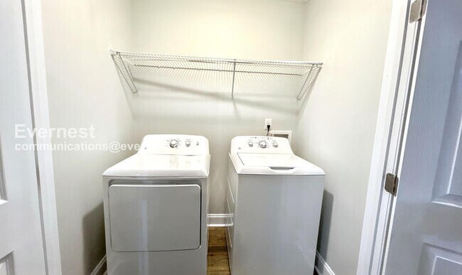 Building Photo - 116 Park Ave SE