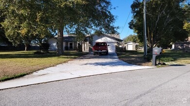 Building Photo - Homosassa 3/2/2 Pool Home