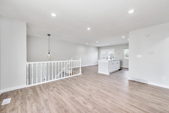 Building Photo - 18912 E Kansas Dr