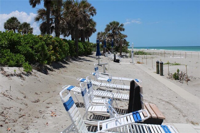 Building Photo - 3810 Gulf of Mexico Dr