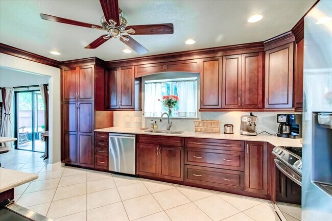 Building Photo - 848 Bucksaw Pl