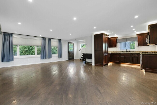 Building Photo - 505 Bedford Rd