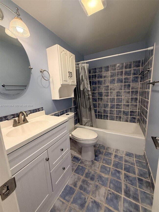 Building Photo - 5201 NE 24th Terrace