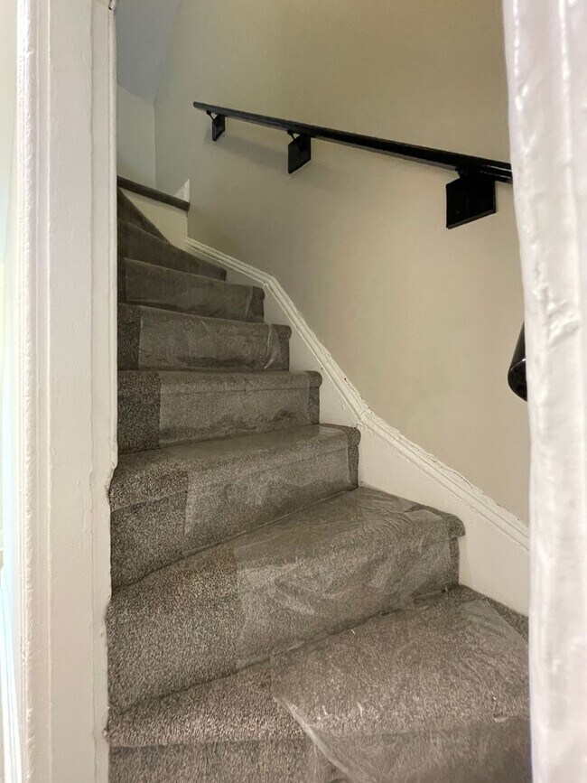 Building Photo - 4 Bedroom 1.5 Bath, Renovated House in Pottstown