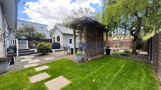 Building Photo - Stunning Home In Desired Boise Location!